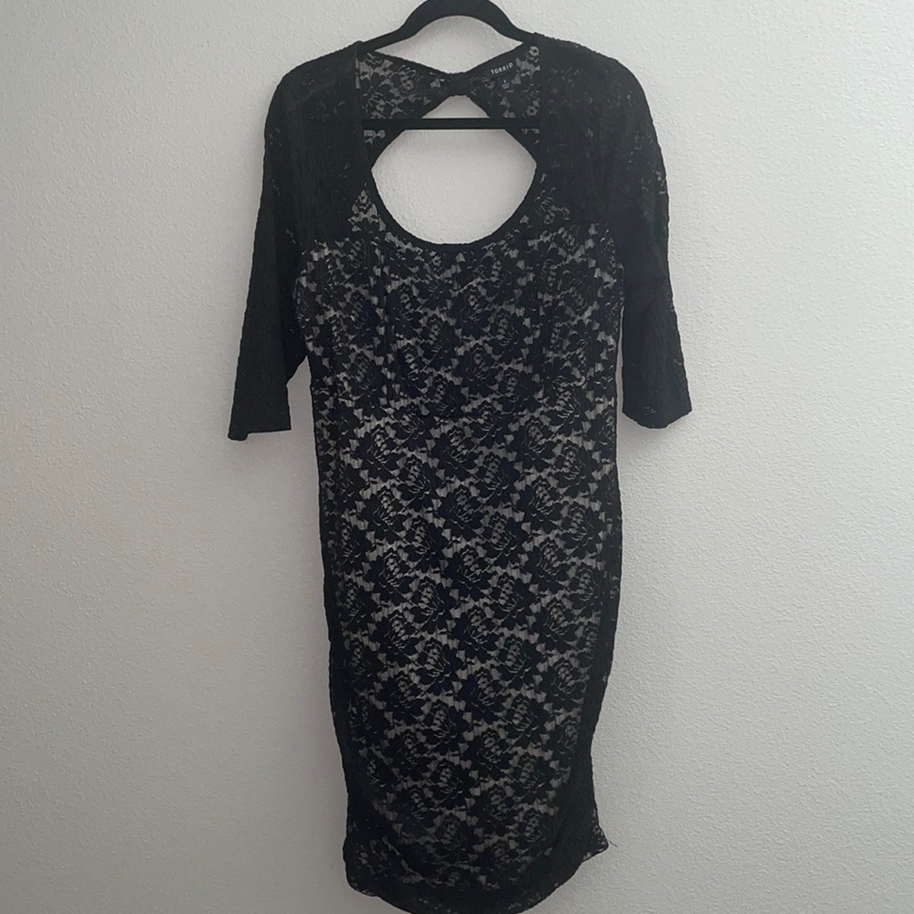 Fitted Lace 3/4 sleeve dress